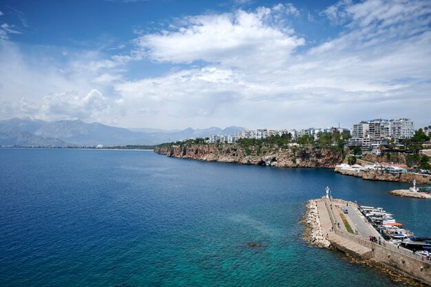 Pourquoi Antalya me hante encore : l'âme d'une ville née de la mer et des montagnes