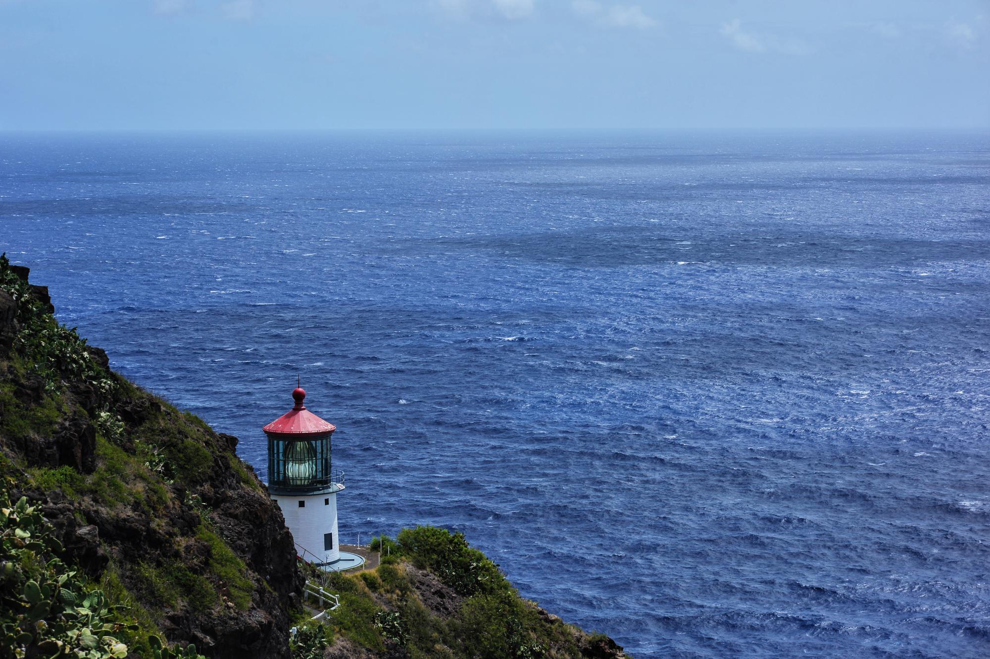 Pourquoi le phare de Cap Camarat te happe dès le premier regard