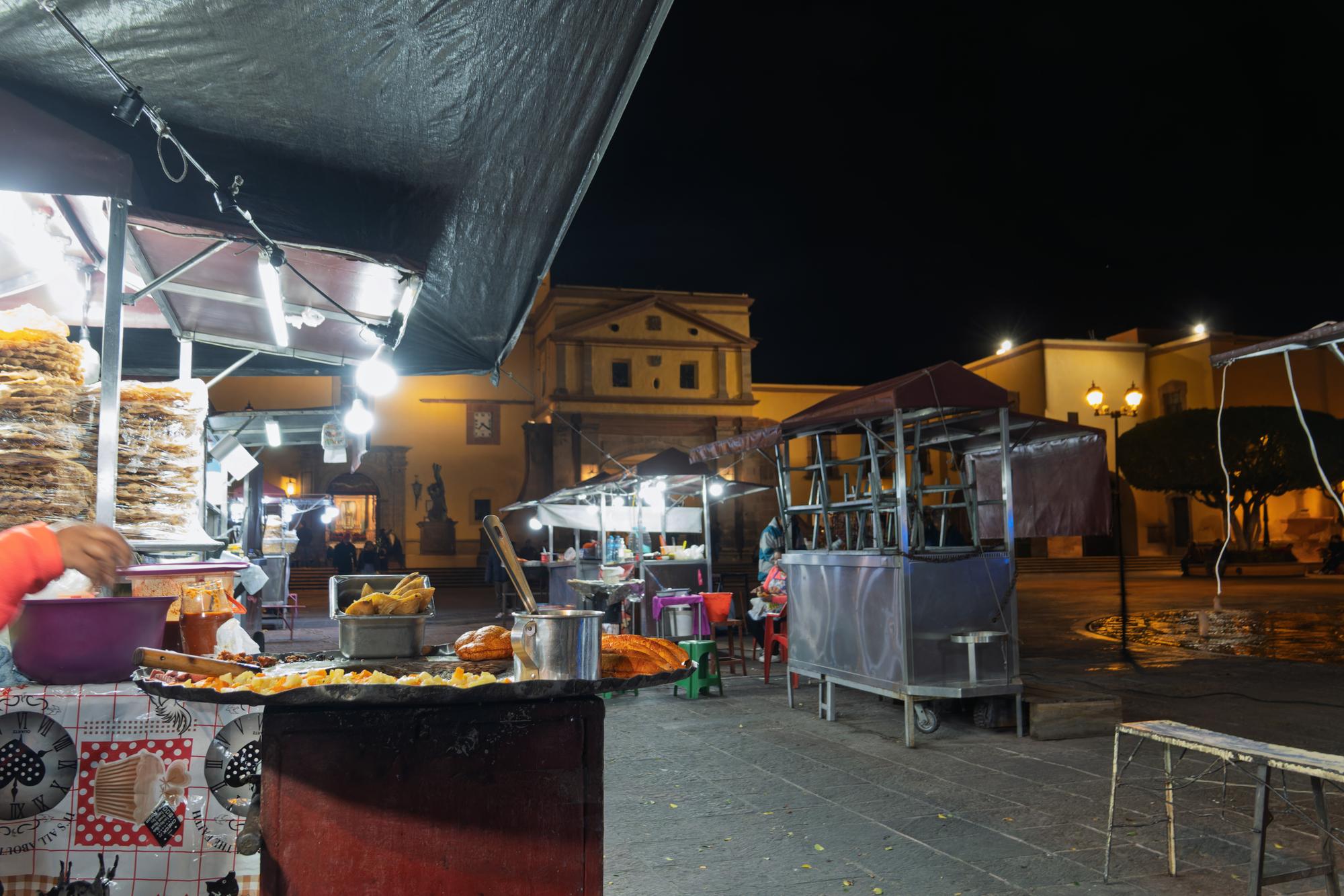 Pourquoi ces marchés nocturnes captivent autant les épicuriens