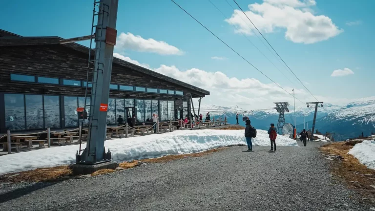 station ski mer montagne