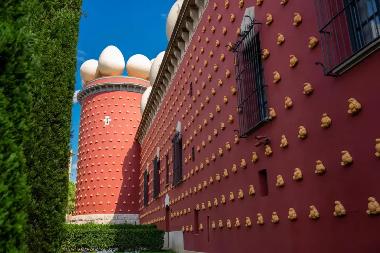 Dalí museum exterior