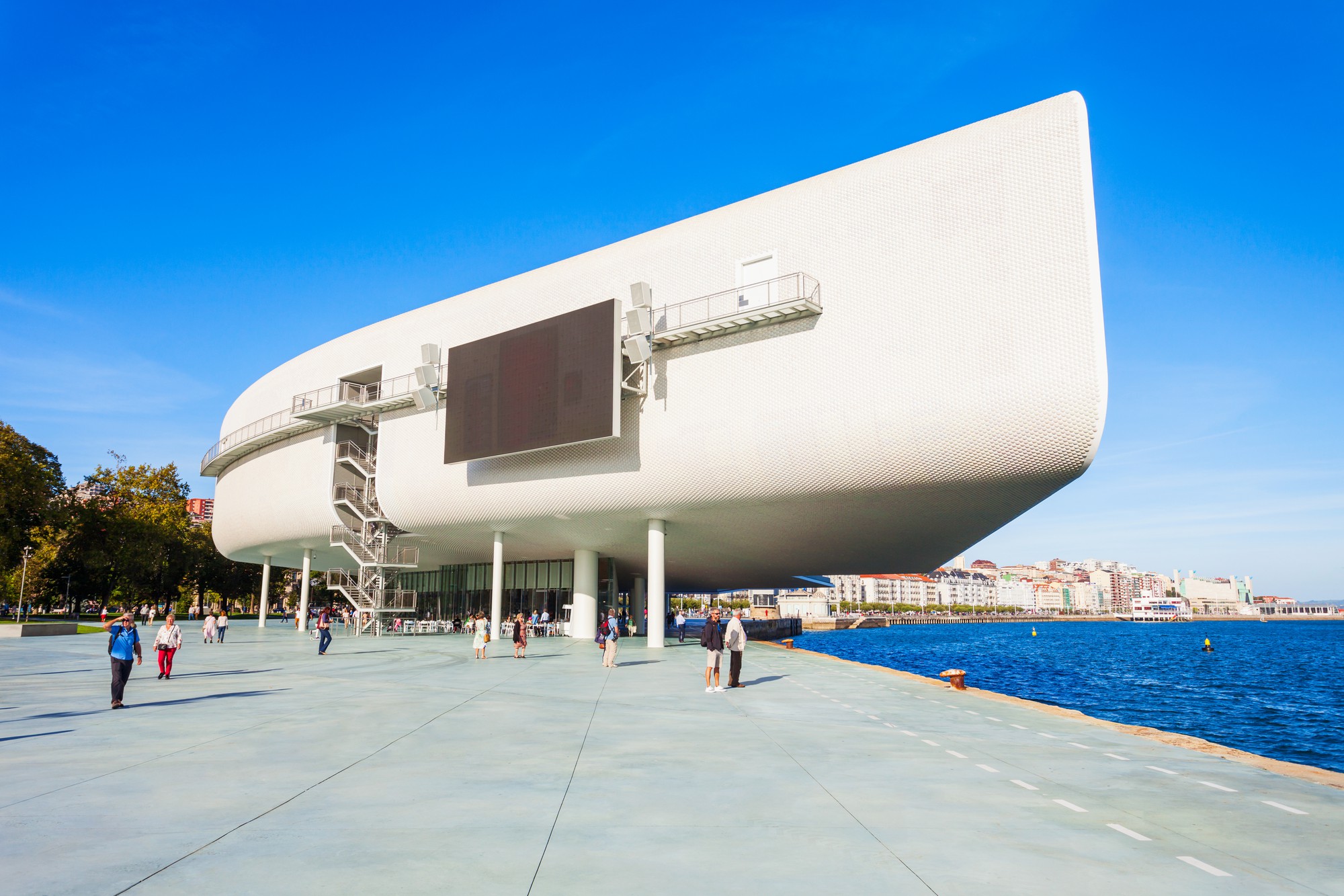 Le Théâtre-Musée Dalí : à quoi t’attendre concrètement ?